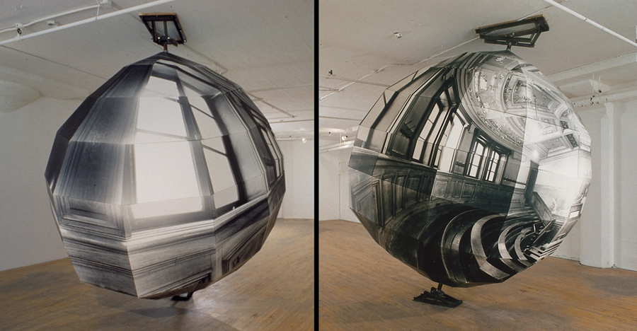 Alain Paiement, Amphithéâtre Bachelard, 1988.
Vues d’installation, épreuves à la gélatine argentique sur bois et structure en acier
Photos : Denis Farley