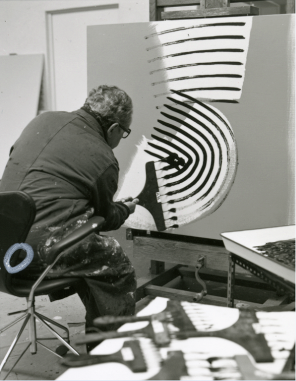 Hans Hartung dans son atelier d’Antibes, 1975
© Hans Hartung / ADAGP, Paris / CARCC Ottawa 2024, François Walch / ADAGP, Paris / CARCC Ottawa 2024