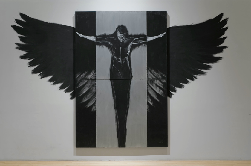 Édith Croft, Devenir oiseau, 2008 Musée d’art contemporain de Baie-St-Paul. Matériaux : bois de cèdre rouge, acier, feuille d’or. Dimensions : 304 cm x 365 cm x 10 cm. Photo : Ivan Binet.